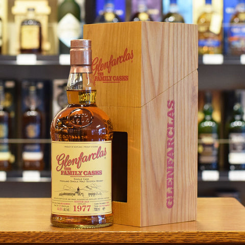 Glenfarclas 'Family Cask' 1977 / 2018 #7281 44.6%