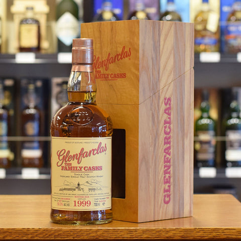 Glenfarclas 'Family Cask' 1999 / 2018 #7060 56%